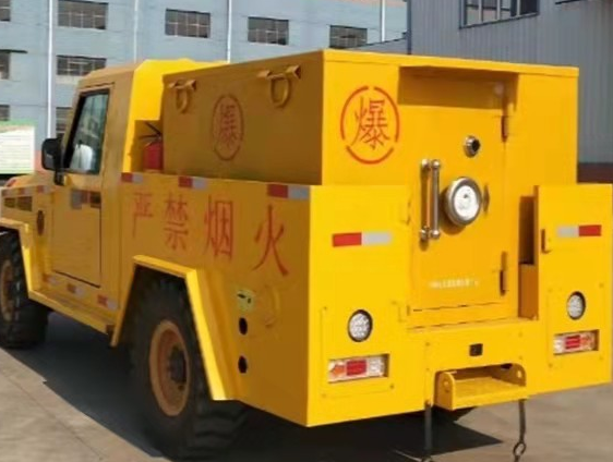 诏安凯龙爆破器材运输车：保障爆破任务的安全运行
